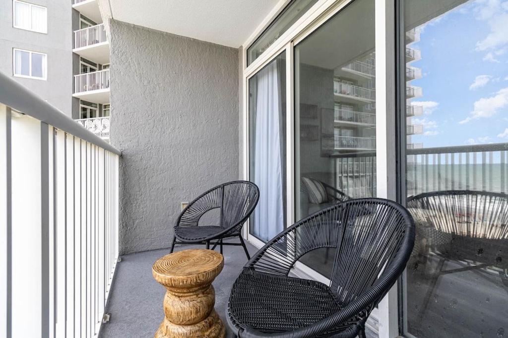 Direct Oceanfront- King Bedroom- Amazing Views/Pools/Hot Tubs/Beach Access/Golf 默特尔比奇 外观 照片