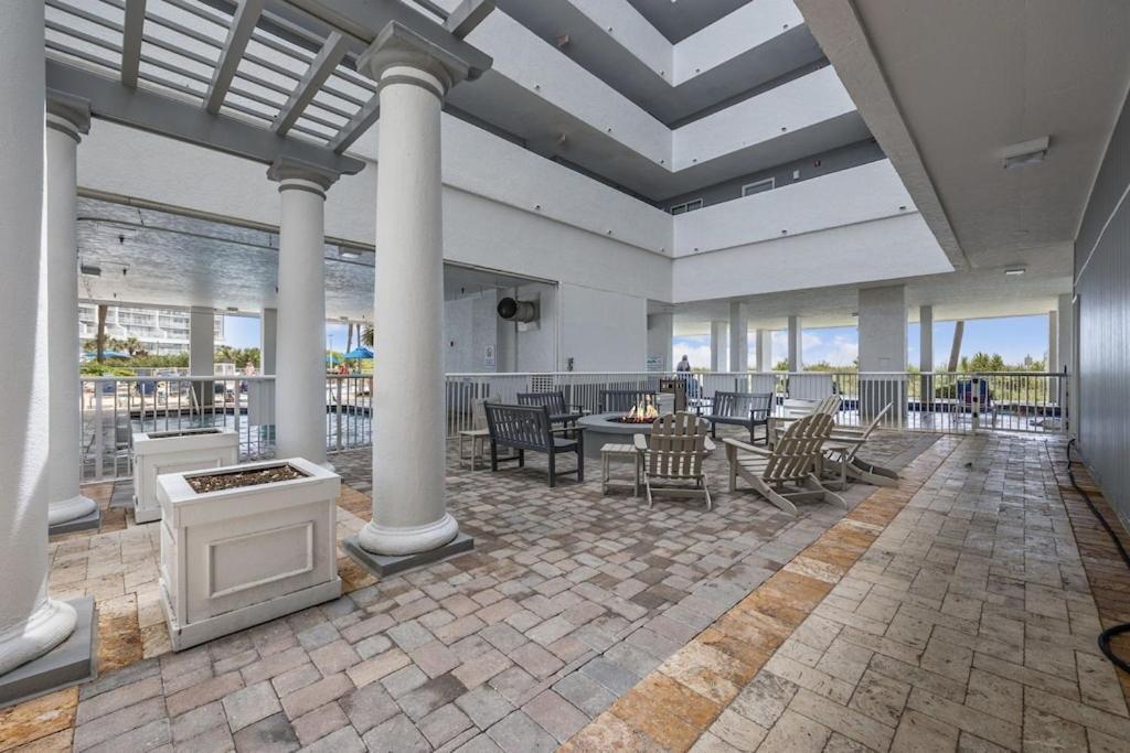 Direct Oceanfront- King Bedroom- Amazing Views/Pools/Hot Tubs/Beach Access/Golf 默特尔比奇 外观 照片
