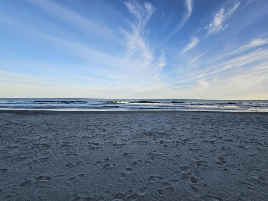 Direct Oceanfront- King Bedroom- Amazing Views/Pools/Hot Tubs/Beach Access/Golf 默特尔比奇 外观 照片