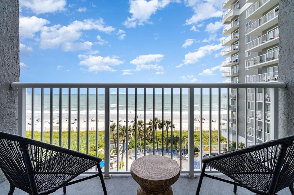 Direct Oceanfront- King Bedroom- Amazing Views/Pools/Hot Tubs/Beach Access/Golf 默特尔比奇 外观 照片
